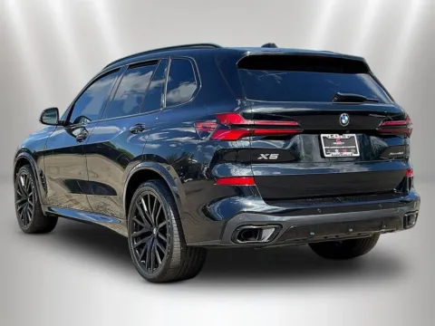 More photos of 2024 BMW X5 xDrive40i at Maserati Alfa Romeo of Naperville, IL