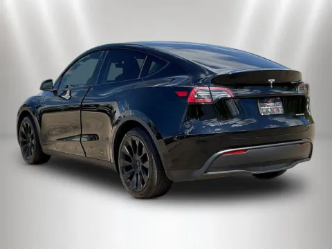 More photos of 2024 Tesla Model Y Long Range at Maserati Alfa Romeo of Naperville, IL