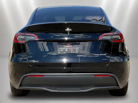 More photos of 2024 Tesla Model Y Long Range at Maserati Alfa Romeo of Naperville, IL