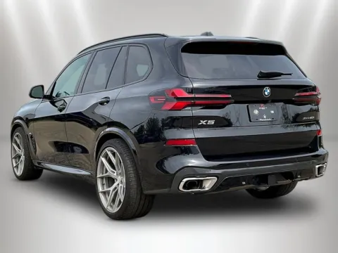More photos of 2024 BMW X5 xDrive40i at Maserati Alfa Romeo of Naperville, IL