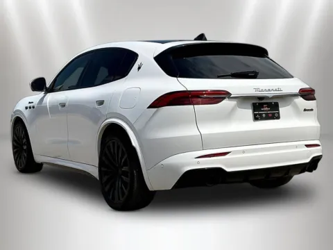 More photos of 2023 Maserati Grecale Modena at Maserati Alfa Romeo of Naperville, IL