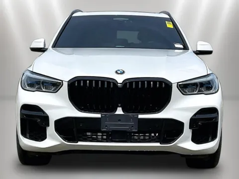 Photos of 2023 BMW X5 xDrive40i for sale in Naperville, IL at Maserati Alfa Romeo of Naperville