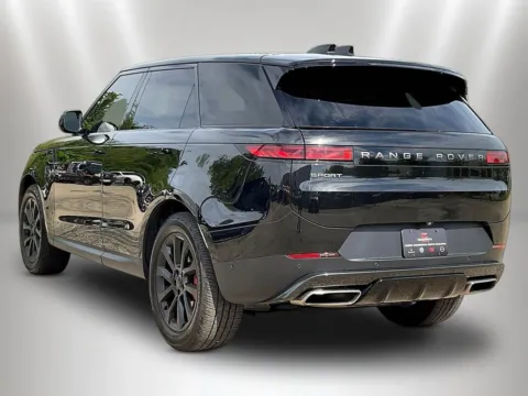 More photos of 2024 Land Rover Range Rover Sport SE at Maserati Alfa Romeo of Naperville, IL