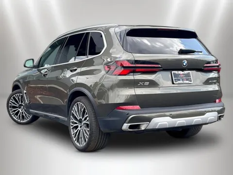 More photos of 2024 BMW X5 xDrive40i at Maserati Alfa Romeo of Naperville, IL