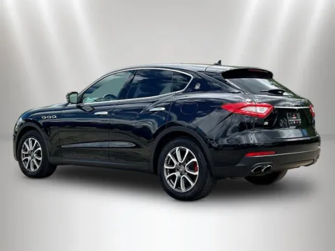 More photos of 2017 Maserati Levante at Maserati Alfa Romeo of Naperville, IL