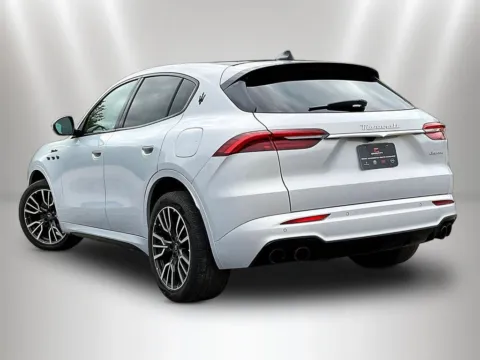 More photos of 2023 Maserati Grecale Modena at Maserati Alfa Romeo of Naperville, IL