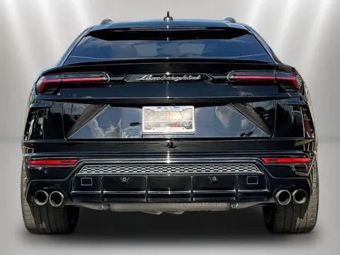 More photos of 2022 Lamborghini Urus at Maserati Alfa Romeo of Naperville, IL