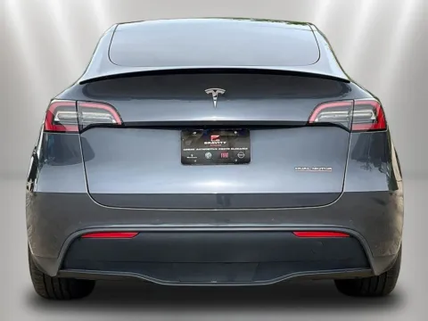 More photos of 2022 Tesla Model Y Performance at Maserati Alfa Romeo of Naperville, IL