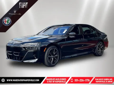 Black 2023 BMW i7 xDrive60 for sale in Naperville, IL