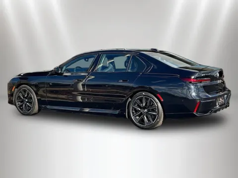 More photos of 2023 BMW i7 xDrive60 at Maserati Alfa Romeo of Naperville, IL