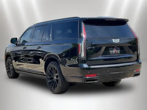 More photos of 2022 Cadillac Escalade ESV Sport Platinum at Maserati Alfa Romeo of Naperville, IL