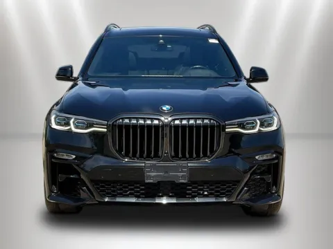 Photos of 2022 BMW X7 M50i for sale in Naperville, IL at Maserati Alfa Romeo of Naperville