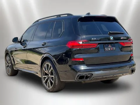 More photos of 2022 BMW X7 M50i at Maserati Alfa Romeo of Naperville, IL