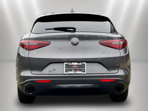 More photos of 2022 Alfa Romeo Stelvio Sprint at Maserati Alfa Romeo of Naperville, IL