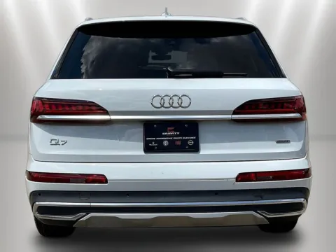 More photos of 2023 Audi Q7 55 Premium Plus at Maserati Alfa Romeo of Naperville, IL