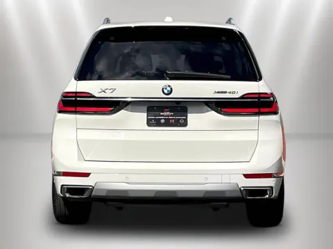 More photos of 2023 BMW X7 xDrive40i at Maserati Alfa Romeo of Naperville, IL