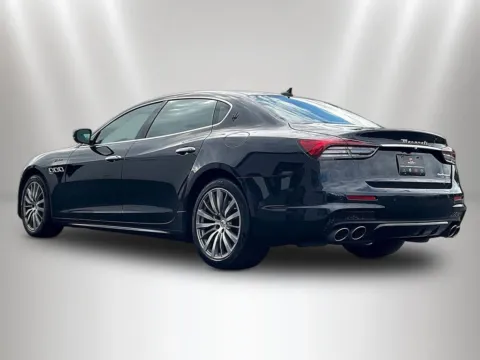 More photos of 2022 Maserati Quattroporte Modena at Maserati Alfa Romeo of Naperville, IL