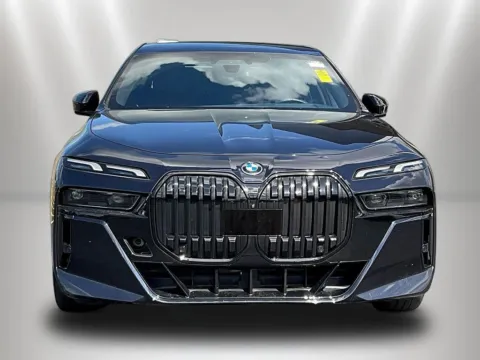 Photos of 2023 BMW i7 xDrive60 for sale in Naperville, IL at Maserati Alfa Romeo of Naperville