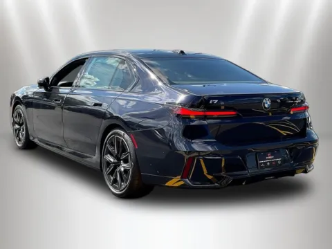 More photos of 2023 BMW i7 xDrive60 at Maserati Alfa Romeo of Naperville, IL