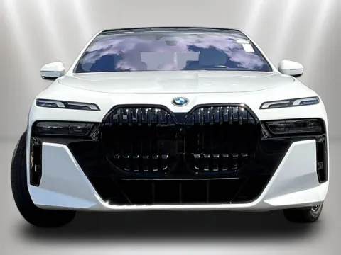 Photos of 2023 BMW i7 xDrive60 for sale in Naperville, IL at Maserati Alfa Romeo of Naperville