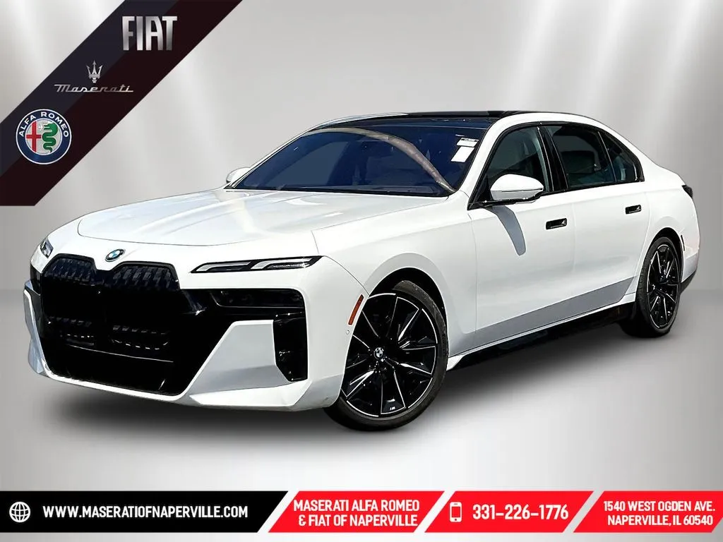 White 2023 BMW i7 xDrive60 for sale in Naperville, IL