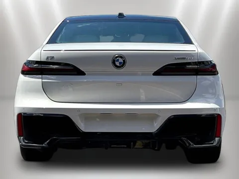 More photos of 2023 BMW i7 xDrive60 at Maserati Alfa Romeo of Naperville, IL