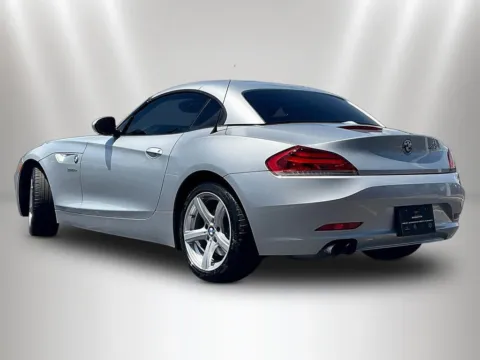 More photos of 2012 BMW Z4 sDrive28i at Maserati Alfa Romeo of Naperville, IL