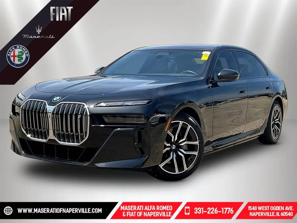 Black 2023 BMW i7 xDrive60 for sale in Naperville, IL