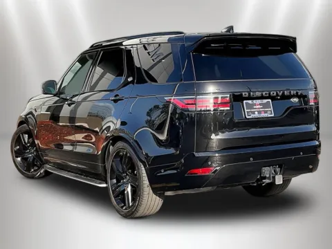 More photos of 2023 Land Rover Discovery S R-Dynamic at Maserati Alfa Romeo of Naperville, IL