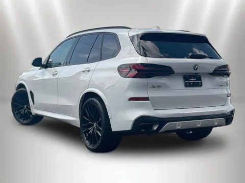 More photos of 2024 BMW X5 xDrive40i at Maserati Alfa Romeo of Naperville, IL