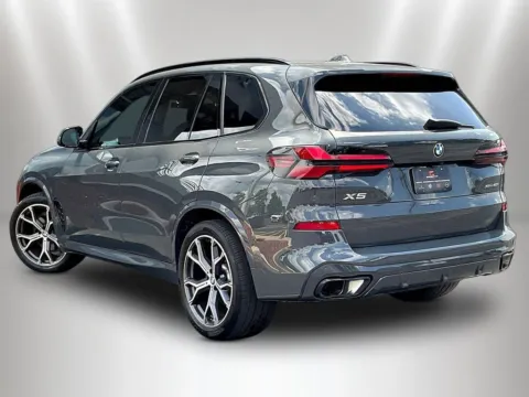 More photos of 2024 BMW X5 xDrive40i at Maserati Alfa Romeo of Naperville, IL