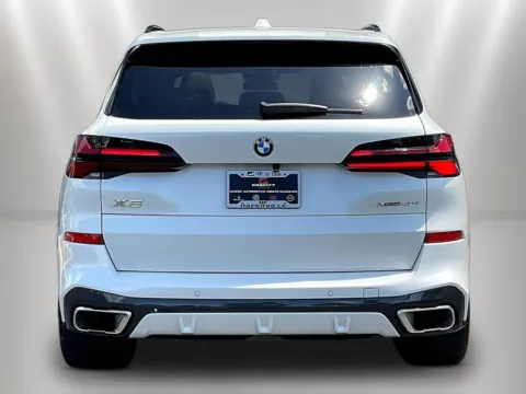 More photos of 2024 BMW X5 xDrive40i at Maserati Alfa Romeo of Naperville, IL
