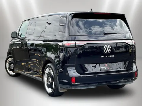 More photos of 2025 Volkswagen ID. Buzz Pro S at Maserati Alfa Romeo of Naperville, IL