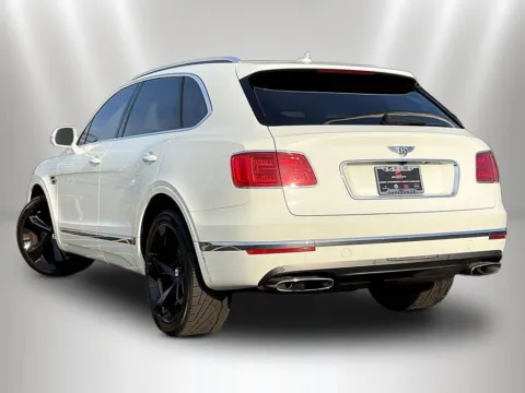 More photos of 2017 Bentley Bentayga W12 at Maserati Alfa Romeo of Naperville, IL