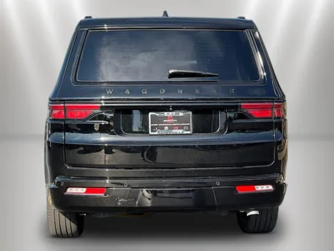 More photos of 2025 Jeep Wagoneer Series II at Maserati Alfa Romeo of Naperville, IL