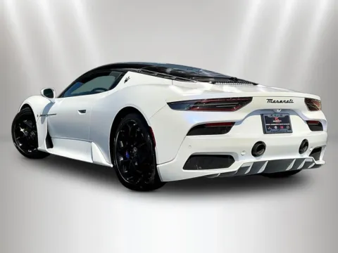 More photos of 2022 Maserati MC20 at Maserati Alfa Romeo of Naperville, IL