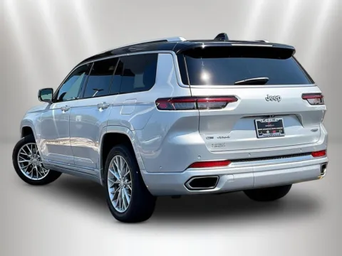 More photos of 2022 Jeep Grand Cherokee L Summit at Maserati Alfa Romeo of Naperville, IL