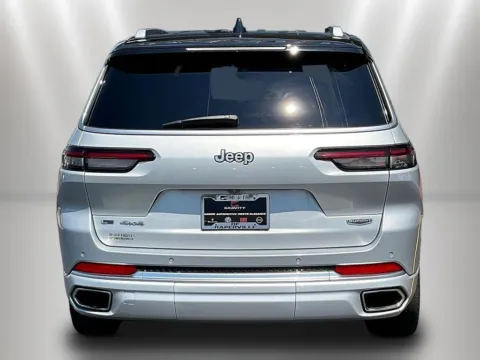 More photos of 2022 Jeep Grand Cherokee L Summit at Maserati Alfa Romeo of Naperville, IL