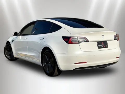 More photos of 2021 Tesla Model 3 Standard Range Plus at Maserati Alfa Romeo of Naperville, IL