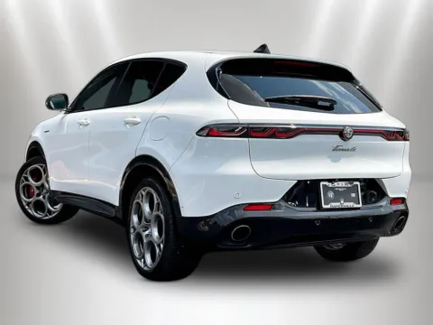 More photos of 2024 Alfa Romeo Tonale Veloce at Maserati Alfa Romeo of Naperville, IL