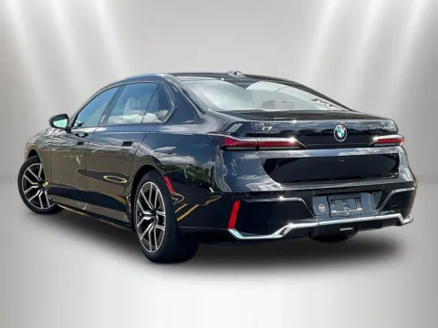 More photos of 2024 BMW i7 xDrive60 at Maserati Alfa Romeo of Naperville, IL