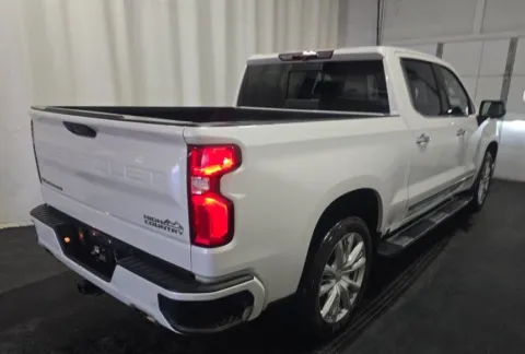 Photos of 2022 Chevrolet Silverado 1500 High Country for sale in Naperville, IL at Maserati Alfa Romeo of Naperville