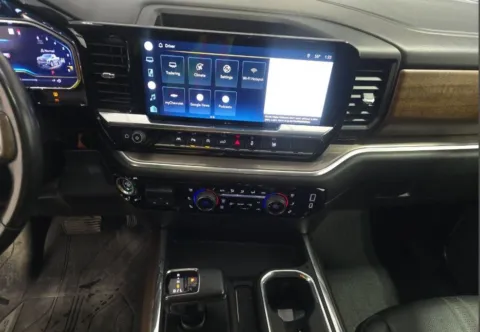 More photos of 2022 Chevrolet Silverado 1500 High Country at Maserati Alfa Romeo of Naperville, IL