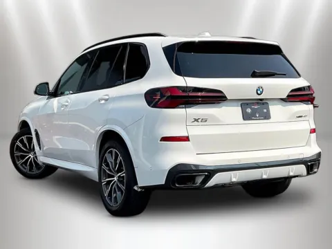 More photos of 2024 BMW X5 xDrive40i at Maserati Alfa Romeo of Naperville, IL