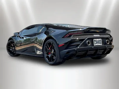 More photos of 2020 Lamborghini Huracan EVO at Maserati Alfa Romeo of Naperville, IL