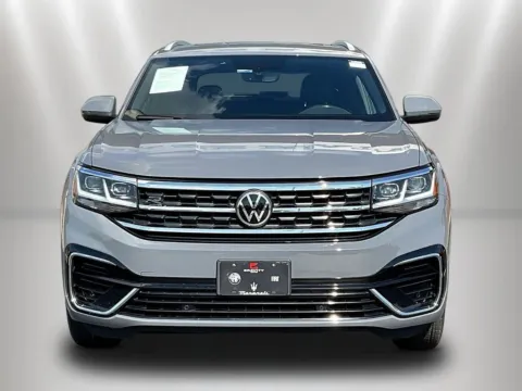 Photos of 2021 Volkswagen Atlas Cross Sport 3.6L V6 SE w/Technology R-Line for sale in Naperville, IL at Maserati Alfa Romeo of Naperville