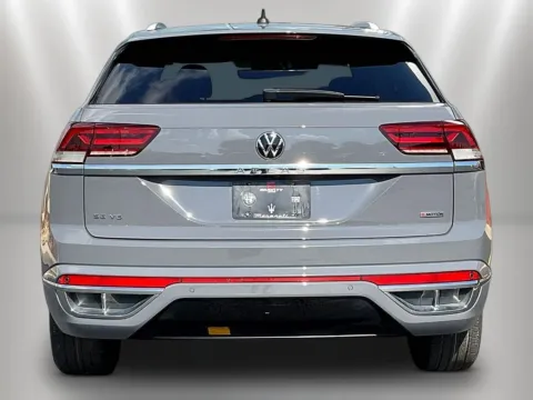 More photos of 2021 Volkswagen Atlas Cross Sport 3.6L V6 SE w/Technology R-Line at Maserati Alfa Romeo of Naperville, IL