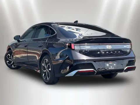 More photos of 2024 Hyundai Sonata SEL at Maserati Alfa Romeo of Naperville, IL