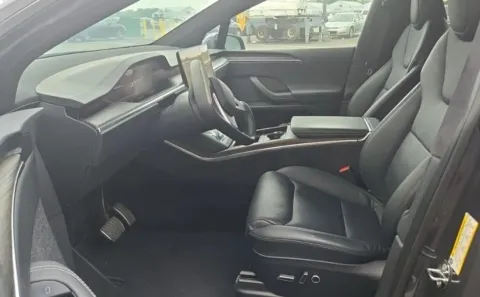 More photos of 2022 Tesla Model X at Maserati Alfa Romeo of Naperville, IL