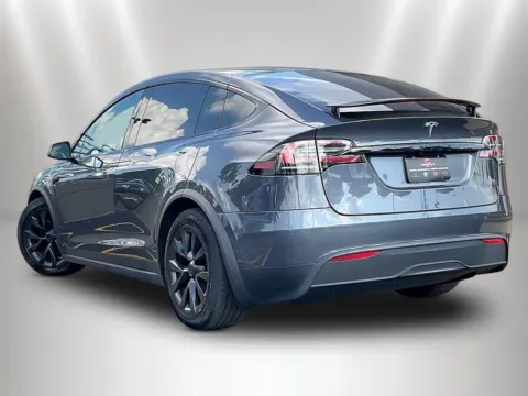 More photos of 2022 Tesla Model X at Maserati Alfa Romeo of Naperville, IL